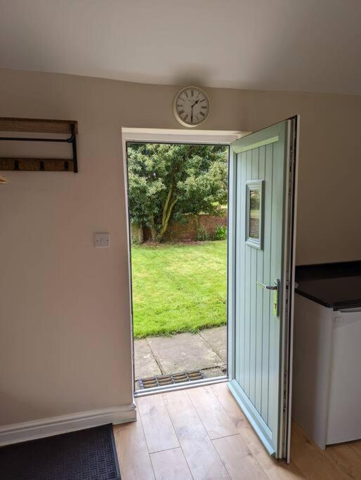 The Annexe At Entry House Apartment Quadring Exterior photo